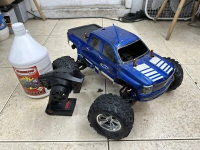 Traxxas T-MAXX 3.3 4x4 Nitro Monster Truck RC 1/10 - Image 1 of 4