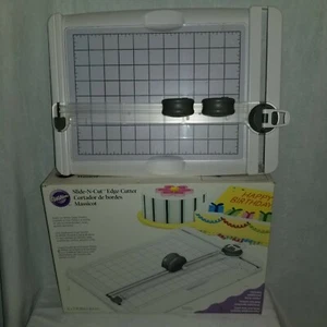 Wilton Slide-N-Cut Edge Cutter Tortendekoration Fondant Gummipaste Zuckerblätter - Bild 1 von 11