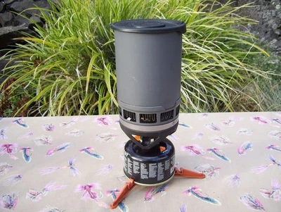 JETBOIL ZIP Fast Boiling Cooking System Portable Stove for Packpacking Camping - Image 1 of 4
