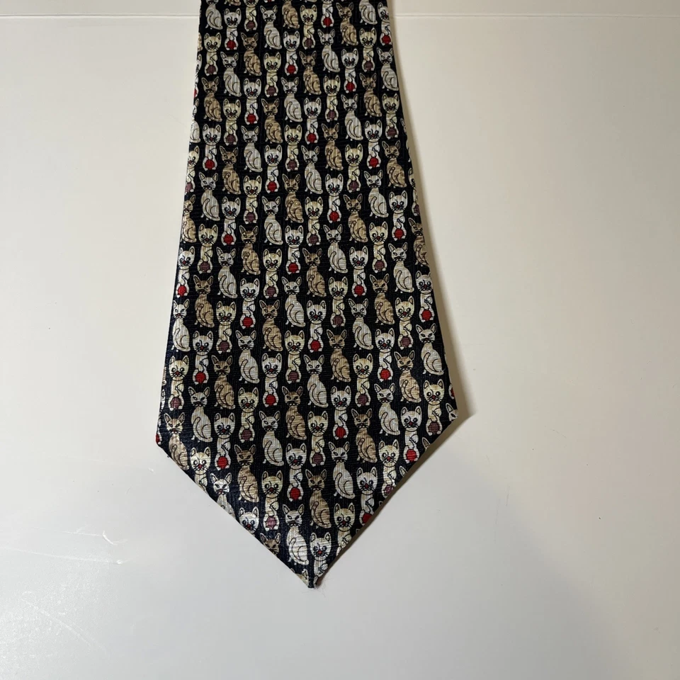 Patrón de corbata de gatos A.Rogers patrón por todas partes Foto 1 de 3