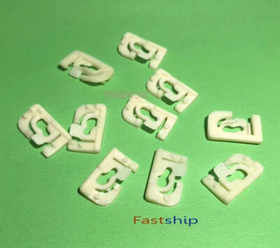 Windshield Glass Trim Moulding Clip Lock for Datsun 620 160J J15 1500 1600 - Image 1 of 2