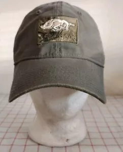 Cappello berretto Arkansas Razorbacks grigio regolabile piccolo bianco maiale rivolto a sinistra NCAA - Foto 1 di 6