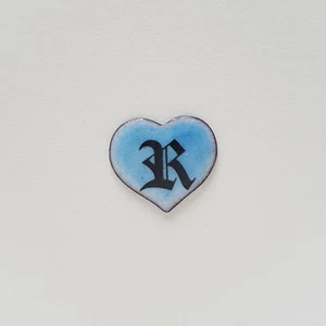 1970er Herz hellblau Buchstabe R Emaille Glasschiebebild Vintage Deko Name Taufe - Picture 1 of 2