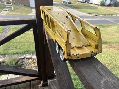 Remolque portacarros vintage de acero prensado NYLINT de los años 70 original Foto 1 de 4