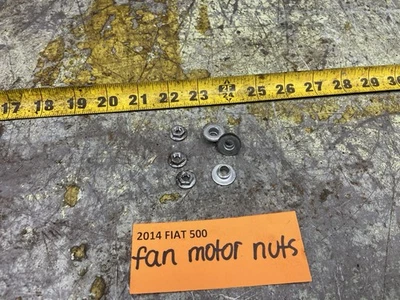 Juego de 3 pernos e insertos del motor del ventilador de refrigeración FIAT 500 12-18 2 puertas Foto 1 de 4