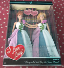 2006 Barbie I Love Lucy "Lucy et Ethel acheter la même robe" ensemble de poupées avec boîte