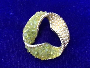Broche Olivino y Perla Imitada en Tono Dorado Set Vintage - Imagen 1 de 2