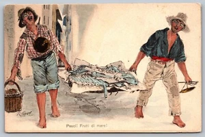 1907 Pesci Frutti Di Mare Italian Men Carrying Fish Seafood UDB Old Postcard J8 - Picture 1 of 3