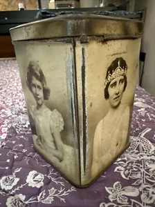ANTIQUE E.I & Co LTD SHIPLEY YORKS GEORGE VI QUEEN ELIZABETH II ROYAL FAMILY TIN - Picture 1 of 10