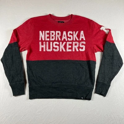 Sudadera Nebraska Cornhuskers Adulto Grande Roja Cuello Redondo Spellout Marca NCAA 47 Foto 1 de 4
