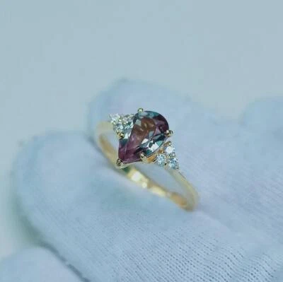 Anello alessandrite, anello alessandrite creato in laboratorio, taglio pera, ... - Immagine 1 di 4