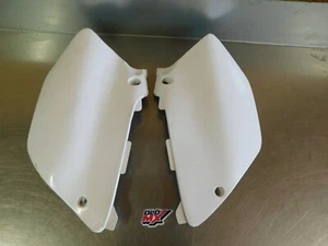 Plaques latérales YAMAHA 125/250 YZ 2006-2014 - Foto 1 di 2