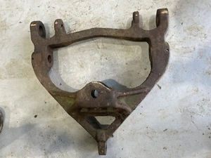 AR40402 Marked R33824 Or R40556 John Deere Three-Point Hitch Support - Picture 1 of 8
