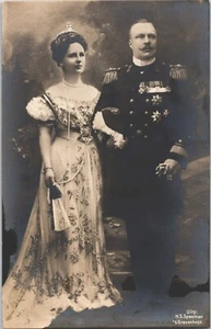 Royalty Netherlands Queen Wilhelmina and Prince Hendrik Vintage RPPC B118 - Picture 1 of 2