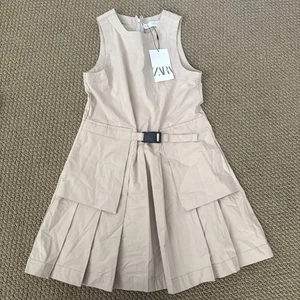 ZARA KIDS NWT BUCKLE BOX PLEAT PINAFORE DRESS BEIGE SIZE 11-12 YEARS - Picture 1 of 8