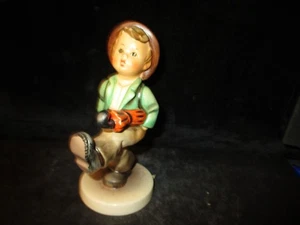 Hummel Goebel Figurine Globe Trotter 79 TMK 5 Made in Germany L53 LK - Picture 1 of 4