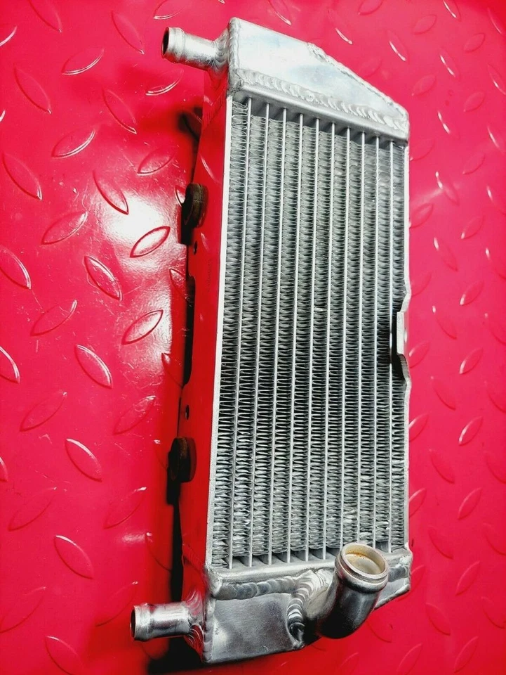 Левый радиатор в сборе от оригинального производителя 1994-2002 Kawasaki KX125 KX250 39061-1262 - Изображение 1 из 4