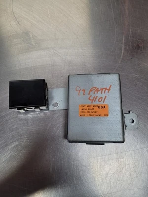 Módulo informático de control de crucero Nissan Pathfinder QX4 1999-2002 OEM 18930-2W600 Foto 1 de 4