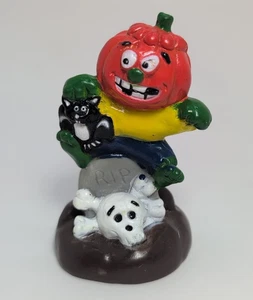 1994 Vintage Halloween Figurine by Bee Intl 3" Rubber Pumpkin Black Cat Skull - Picture 1 of 12
