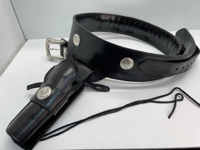 Black Hills 皮革西部皮带和枪套装备 45 Cal。  Rudy Lozano 右手 — 第 1/4 张图片