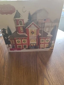 Rentner Nikolausplatz Dorf SNS Schule beleuchtet Weihnachten Urlaub - Bild 1 von 3