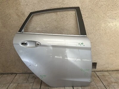 Ford Fiesta 2011 2012 2013 2014 2015 2016 2017 2018 2019 puerta trasera derecha OEM Foto 1 de 4