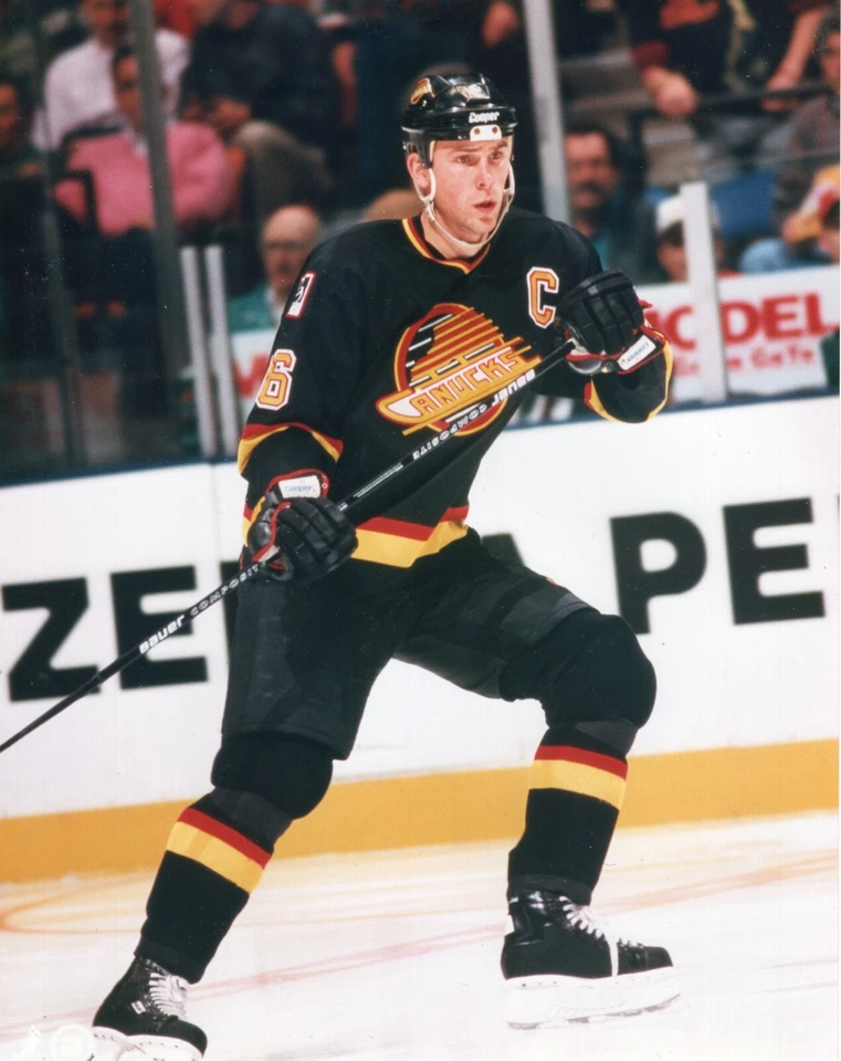 Trevor Linden Vancouver Canucks Unsigned 8x10 Photo - Image 1 of 1