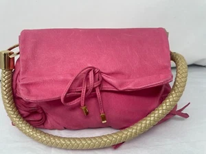 Gianni Bini Lo último Barbie Rosa Gamuza Cuero Bolso de Hombro Bolso de Mano Buen Estado - Imagen 1 de 12