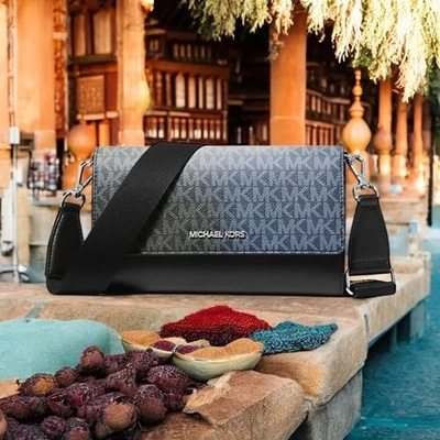 MICHAEL KORS JET SET CROSSBODY BAG ZIP AROUND WALLET CLUTCH BAG MK LOGO BLACK - Image 1 of 4