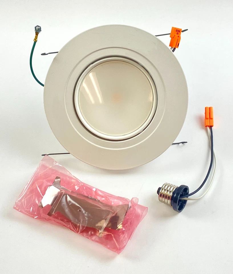 Iluminación de cobre Halo Retrofit LED ajustable se adapta a 5 y 6 pulgadas 10W RA5606930WH Foto 1 de 4