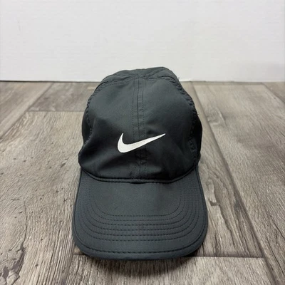 Gorra Nike Featherlight negra blanca Swoosh correa trasera Dri Fit 6 paneles talla única Foto 1 de 4