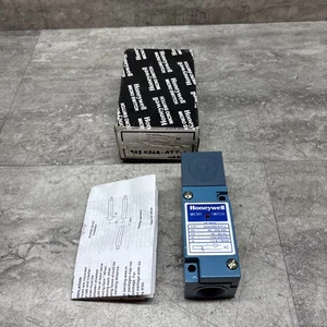 Honeywell Micro Switch 923H26Q-A7T-L 450228 Proximity Sensor, New - Picture 1 of 9