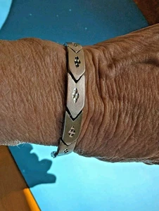 Silberfarbenes Gliederarmband Metall 6,5" Mid-Century Modern Diamant Pfeil Design  - Bild 1 von 6