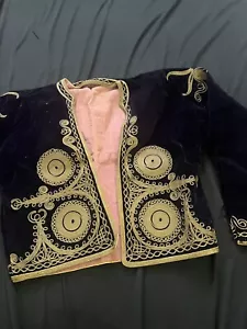 Chaqueta de terciopelo otomana antigua con hilos metálicos dorados - Imagen 1 de 10