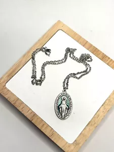 Catholic Sterling Silver Virgin Mary Necklace With Green Accents & Chain - Picture 1 of 11