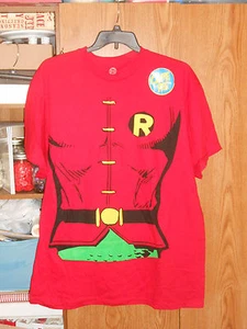 NWOT ROBIN REMOVABLE CAPE T SHIRT ADULT X LARGE - Picture 1 of 2
