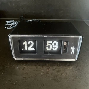 Flea market retro Style Flip clock Radio - Picture 1 of 8