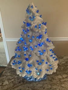 VINTAGE KERAMIK WEIHNACHTSBAUM GROSS 17 ZOLL BLAU WEISS TOP  - Bild 1 von 7