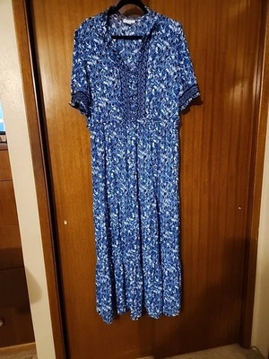 Maxi Vestido Floral London Times Azul Blanco y Negro Talla 18 Foto 1 de 4