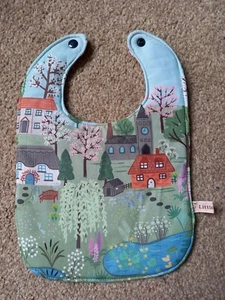 Handmade, washable and reversable baby bibs. Many colours/ patterns available - Picture 1 of 2