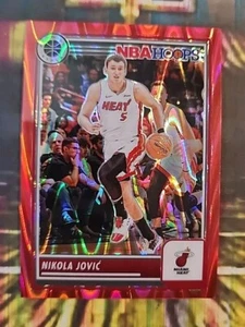 2023-24 NBA Hoops Premium Stock Seismic Red (2) Lot Nikola Jovic/Gary Harris - Bild 1 von 4