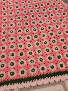 Vintage Crochet Pink Green Daisy Afghan Boho Blanket Lilly 70s Afghan - Picture 1 of 6
