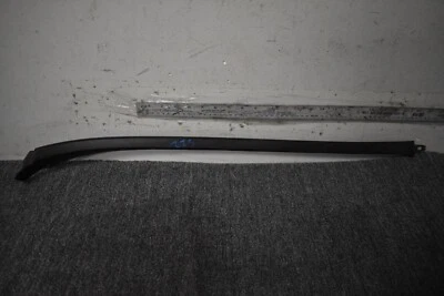 Mercedes Benz 2019-2022 deflector de agua OEM de fábrica Foto 1 de 4