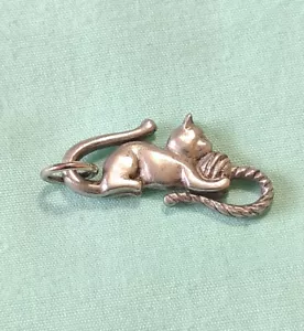 1in Pewter Figural Cat S Clasp Hook Jewelry Crafting Making Finding Kitten Ball - Picture 1 of 5