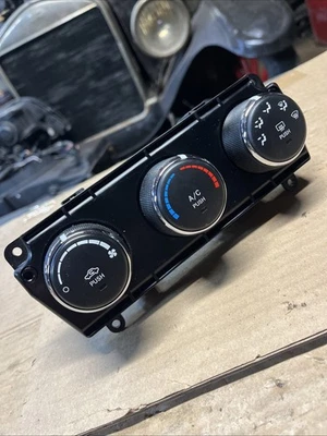 TESTED 2010-2012 Dodge Nitro Climate Control Unit. A/C Heat Control Module. OEM - Image 1 of 4