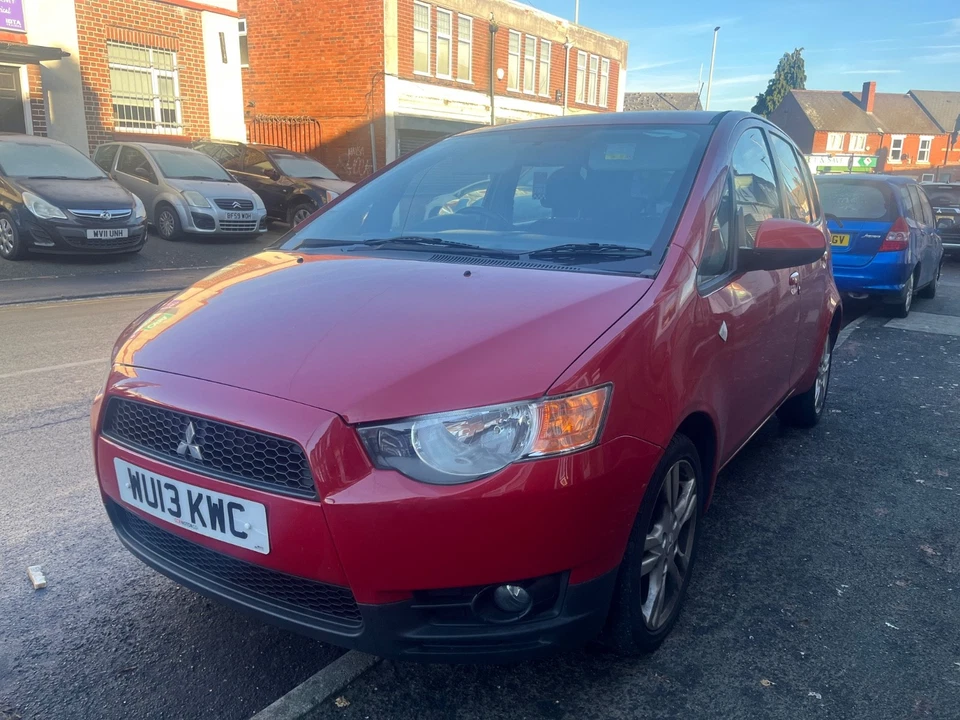 Mitsubishi colt 2013 auto low mileage - Image 1 of 4