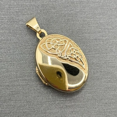 Celtic Patterned Locket Pendant 9ct 9k 375 Yellow Gold - Image 1 of 4