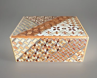 Vintage Japanese Yosegi Wood Puzzle Box — 第 1/4 张图片