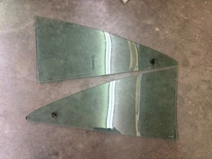 FORD MUSTANG ii hatchback OEM LH RH Side Quarter Glass window sunX 74 76 77 1978 - Picture 1 of 3