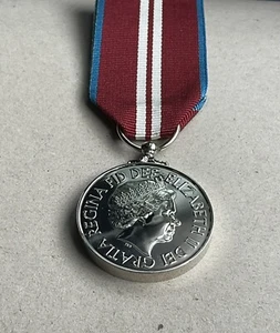 Full Size Queens Diamond Jubilee 2012 Medal Replacement Medal Genuine Striking - Picture 1 of 3